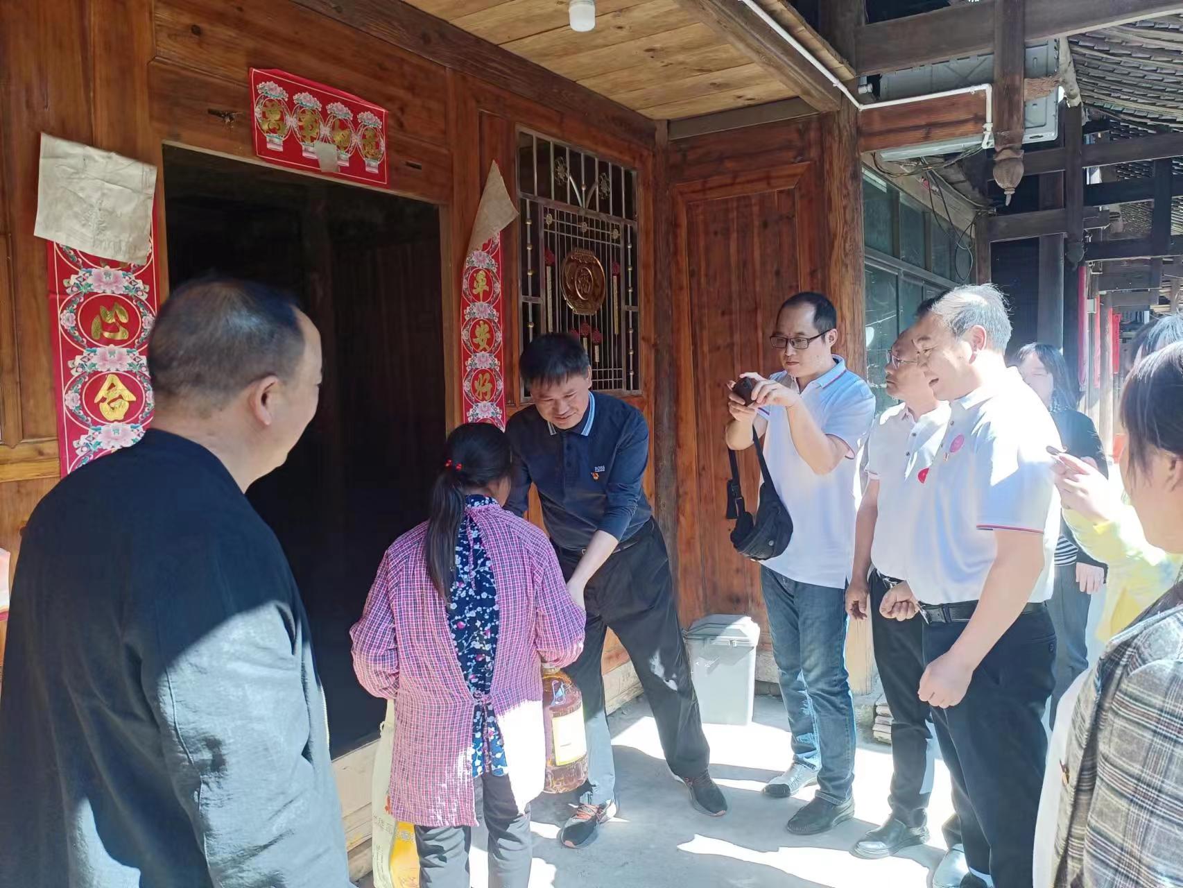 海利集團(tuán),長(zhǎng)沙殺蟲劑,長(zhǎng)沙光氣衍生物,長(zhǎng)沙氨基酸保護(hù)劑,長(zhǎng)沙鋰離子電池材料 海利集團(tuán),長(zhǎng)沙殺蟲劑,長(zhǎng)沙光氣衍生物,長(zhǎng)沙氨基酸保護(hù)劑,長(zhǎng)沙鋰離子電池材料